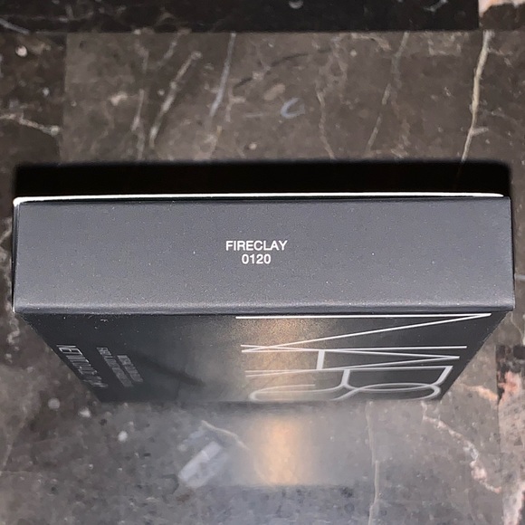 NARS: Mosaic Multi-Shade Highlighter & Blush - Picture 8 of 12